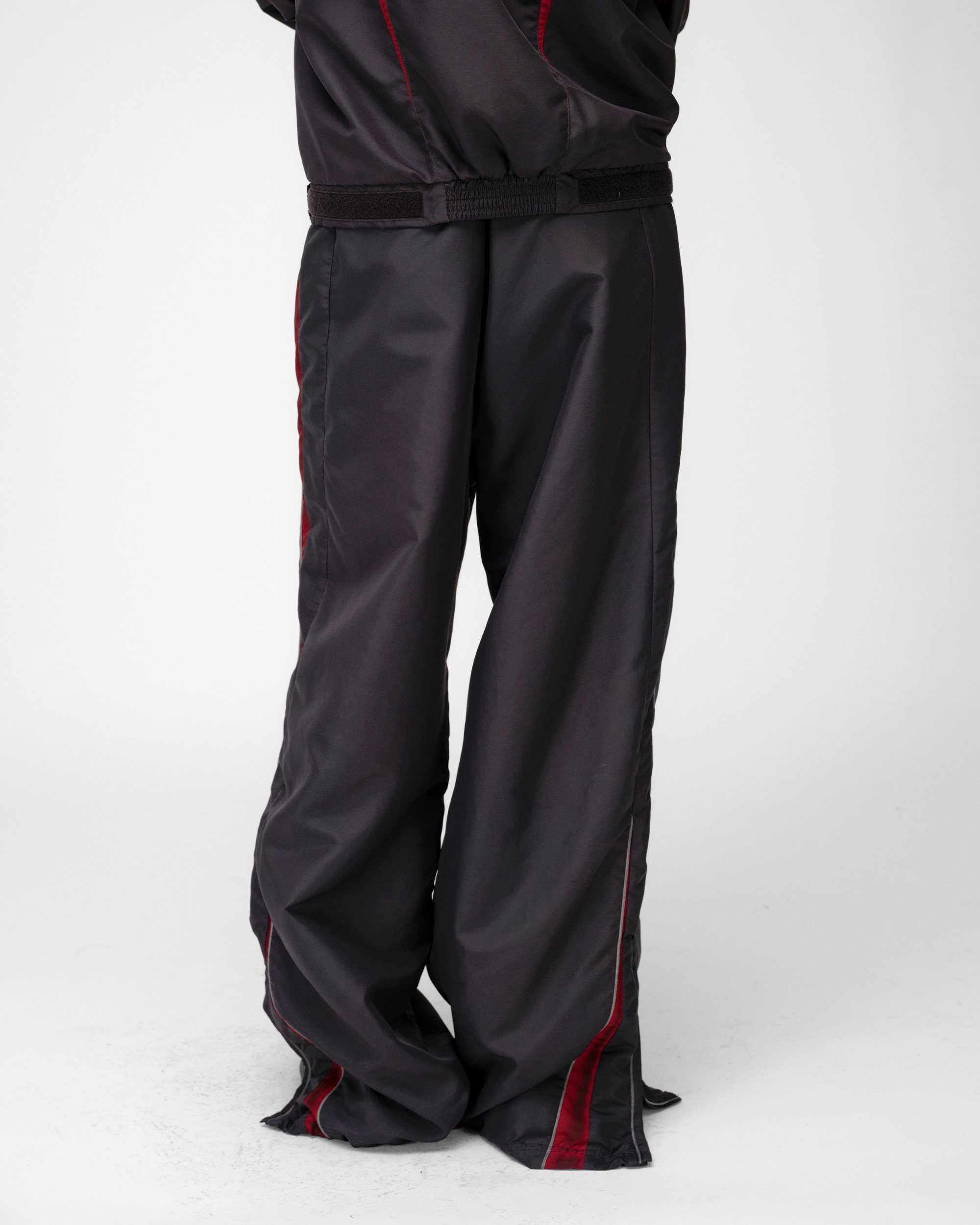 SPORTS TRACK PANTS