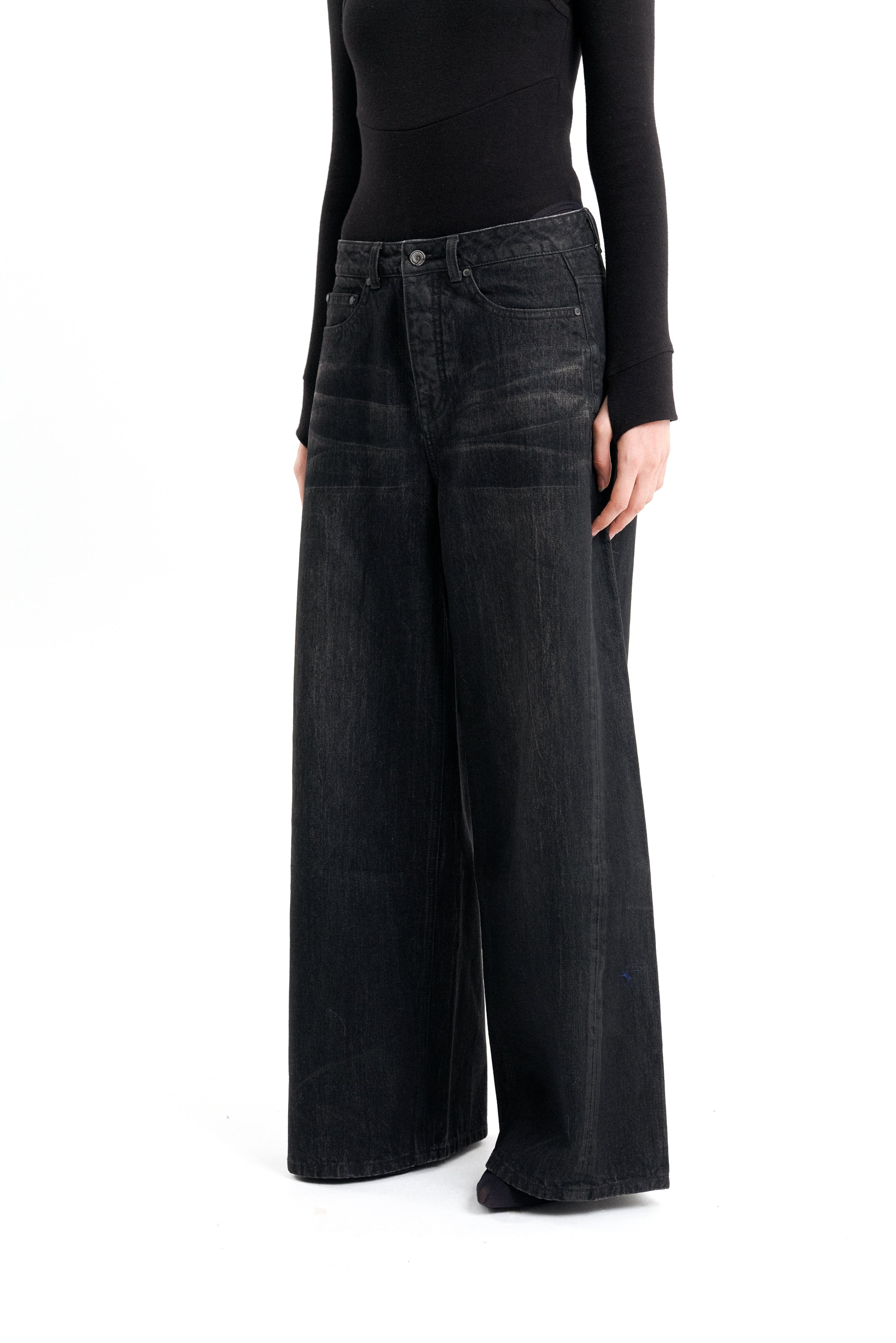 (EMMA) COATED DENIM PANTS