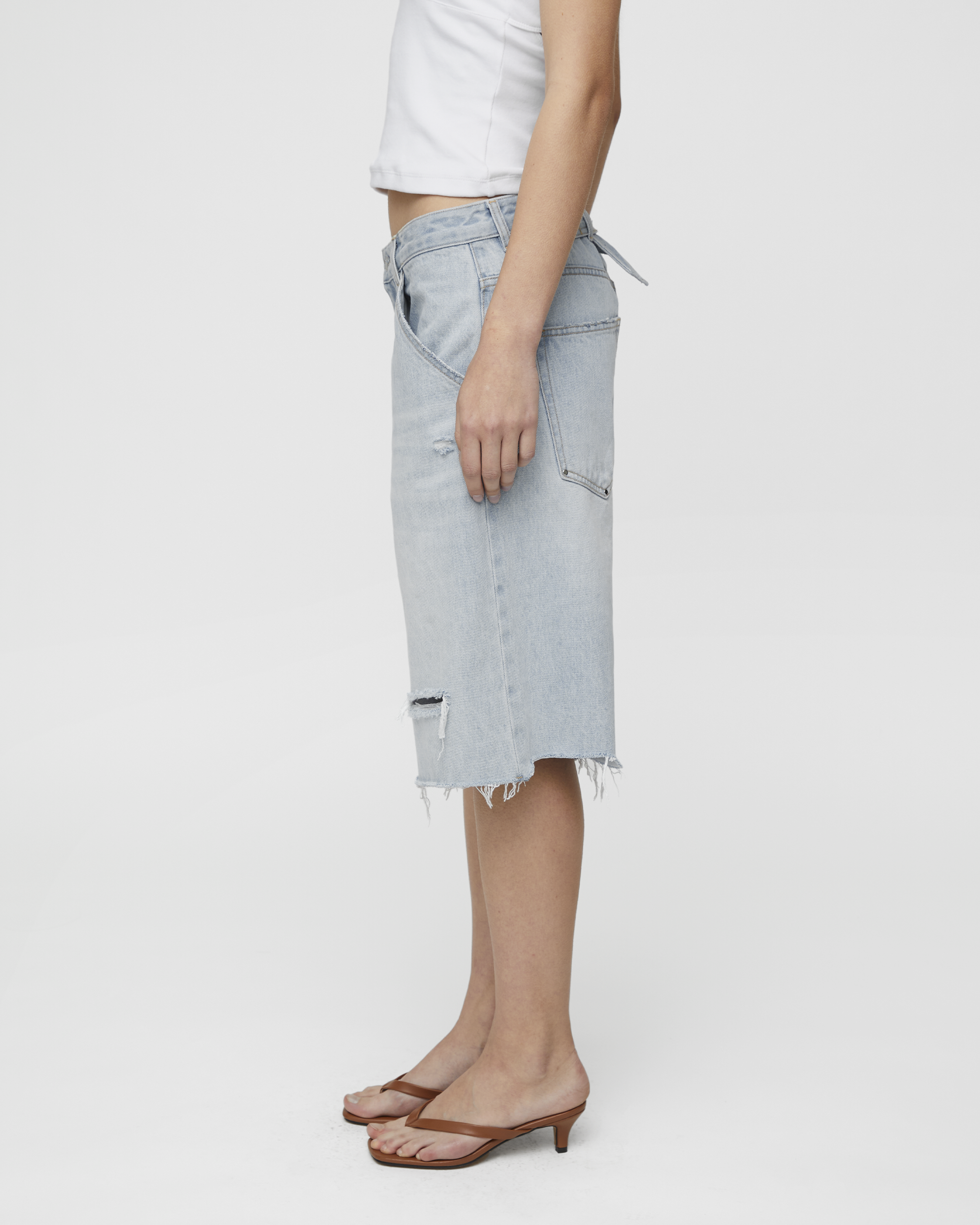 90's STUD DENIM SHORTS